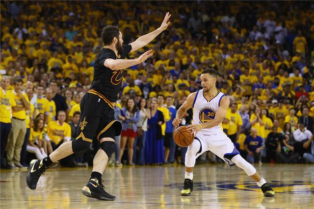 张镇麟34+7辽宁胜青岛 阿不都27分新疆胜福建