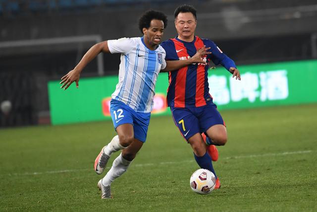 CJ45分鹈鹕险胜爵士4连胜 快船负公牛止4连胜